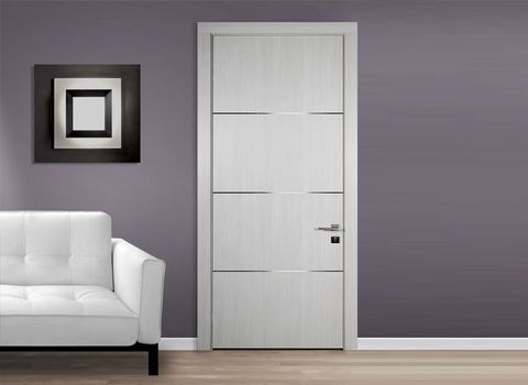 Puerta BR12-A01 de la línea Bari instalada en un ambiente