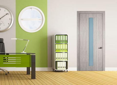 Puerta MD04-G07 de la línea Modena instalada en un ambiente