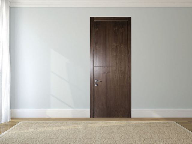 Puerta LX10 de la línea Luxor instalada en un ambiente